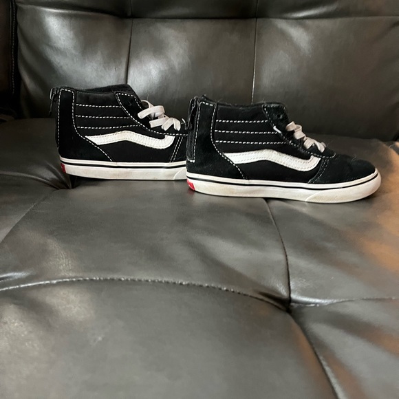 Kids Black Vans shoes - Picture 4 of 6